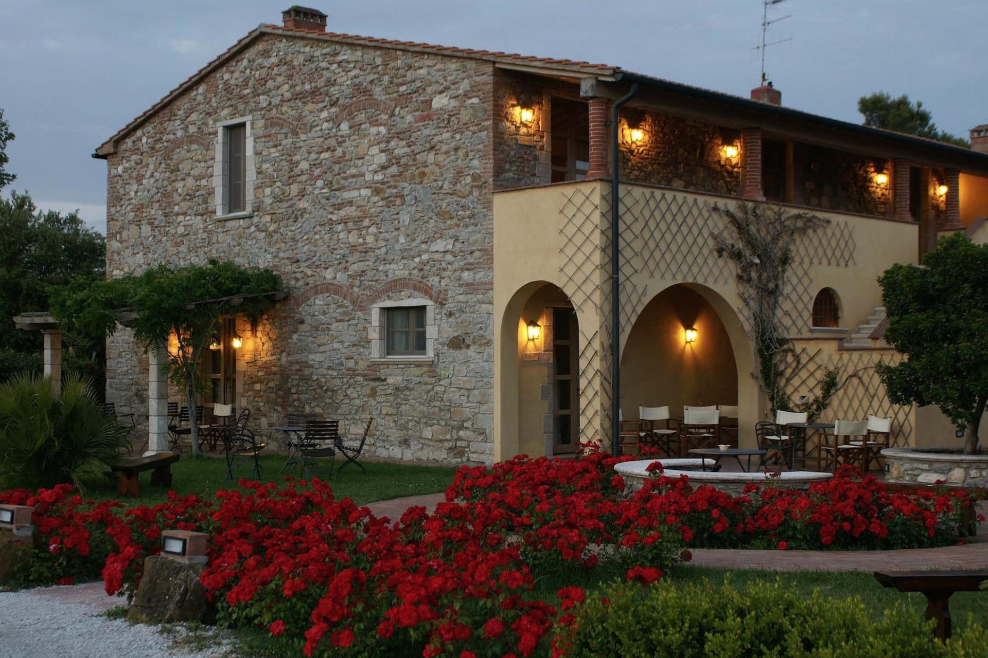 Agriturismo Toscane Agriturismo met restaurant nabij de Toscaanse kust