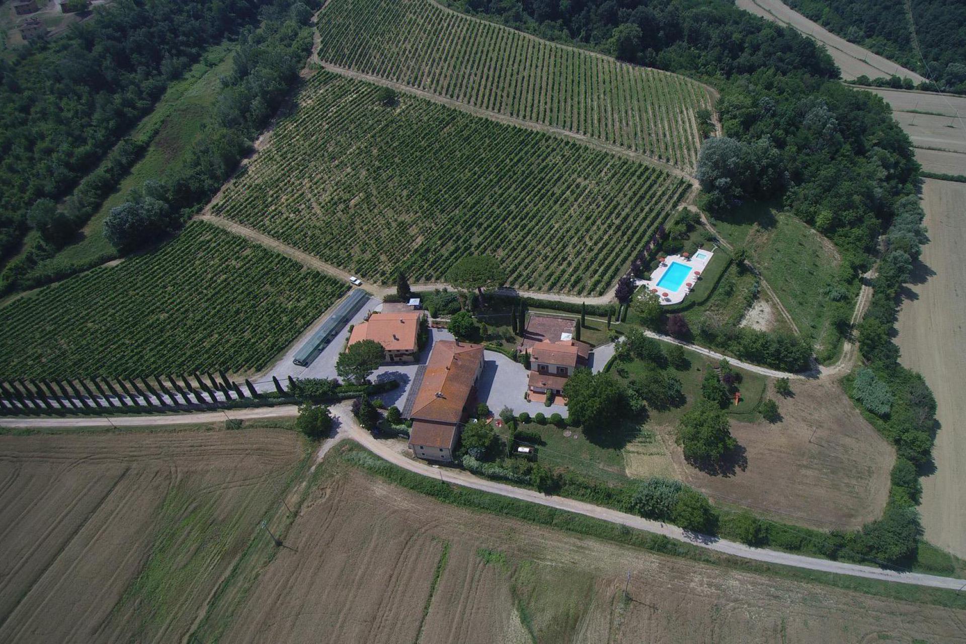 Agriturismo Toscane Agriturismo voor gezinnen met ruim zwembad en kinderbad