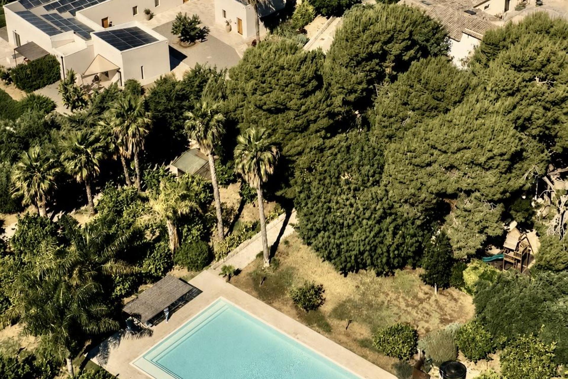 Siciliaanse citrusboerderij vlakbij het strand