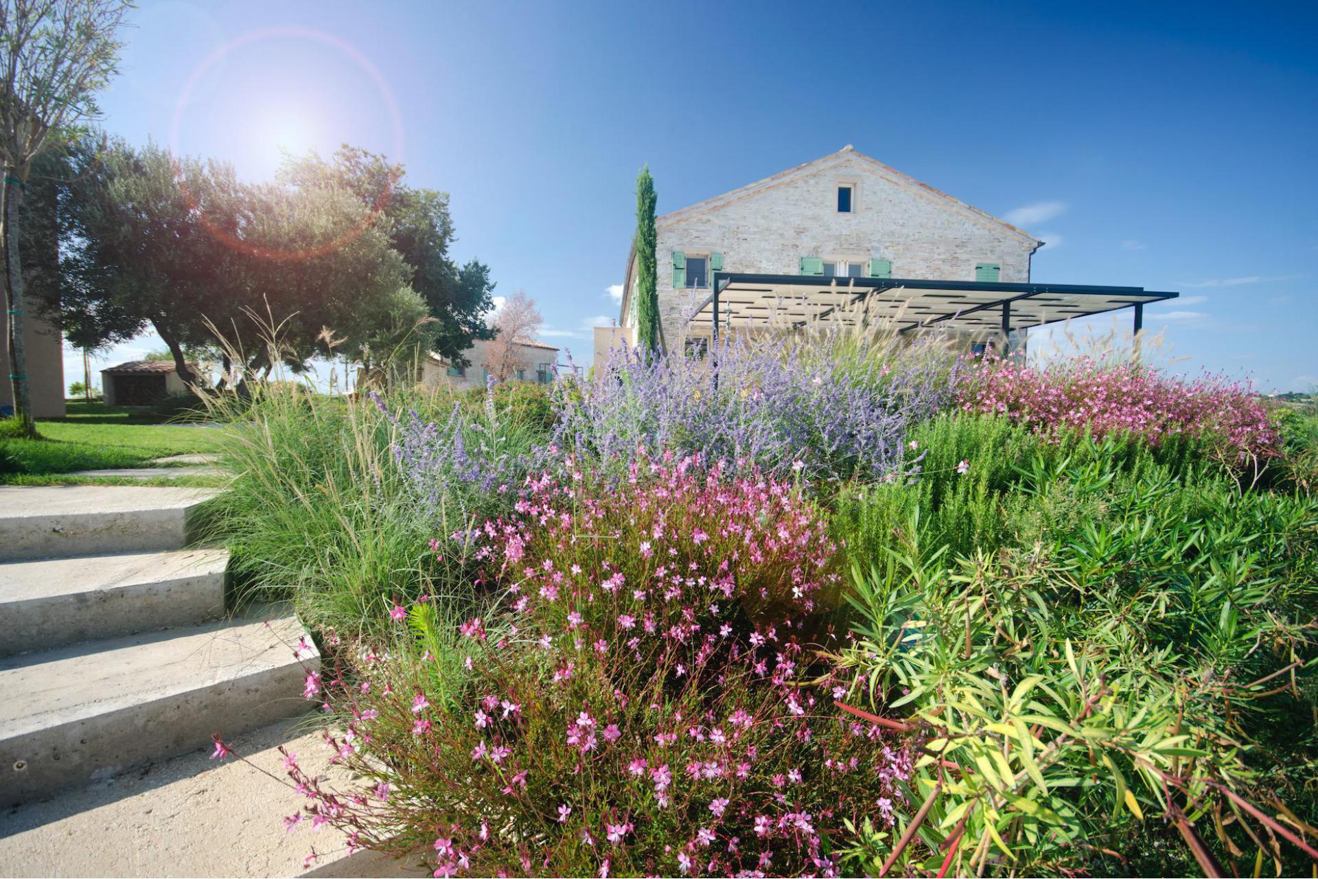 Panoramisch gelegen country house in de Marche