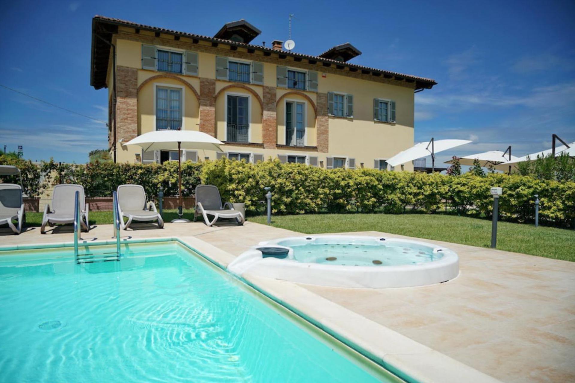 Romantic agriturismo in the hills of Piedmont