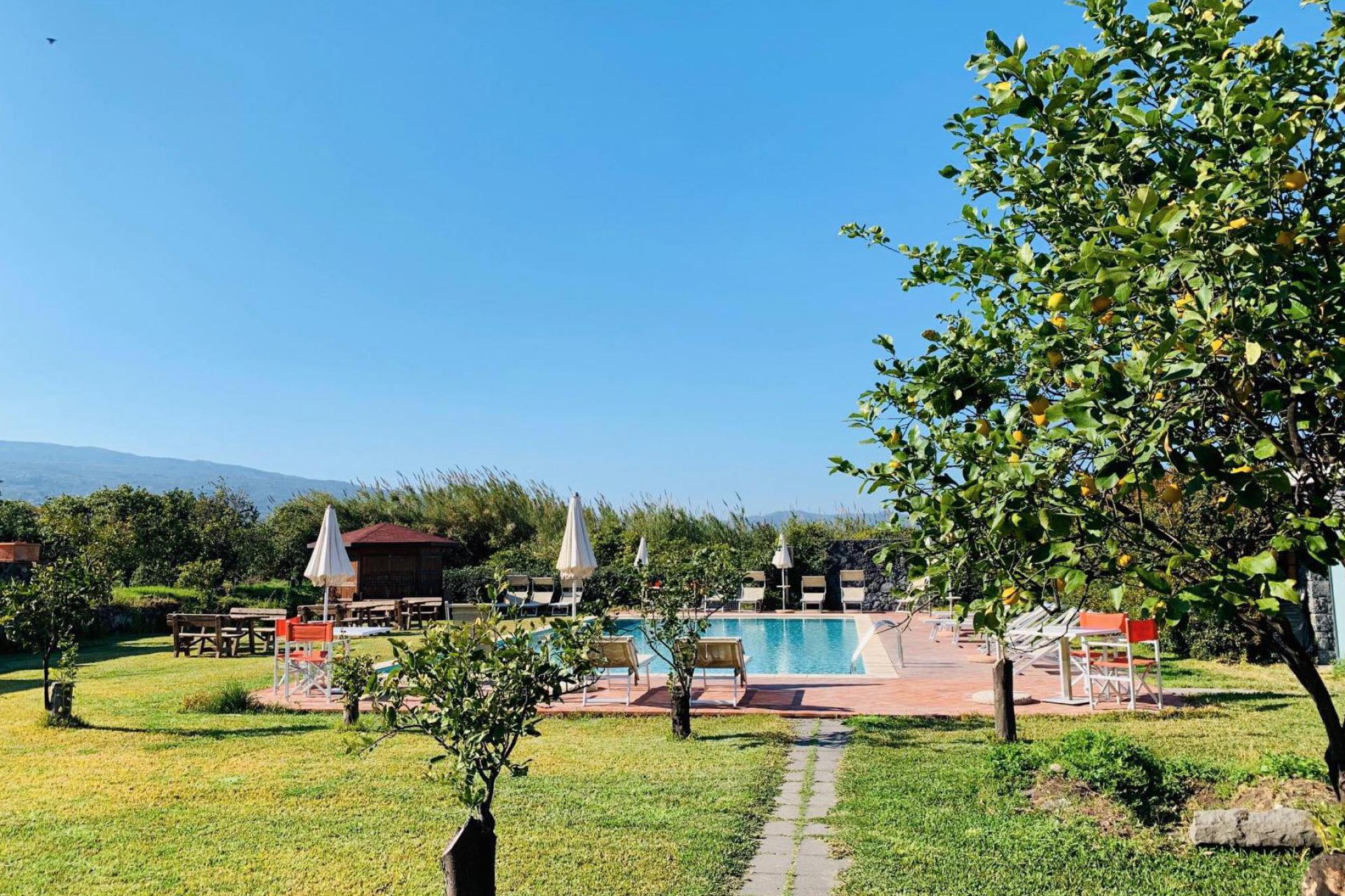 Agriturismo tussen de citrusbomen in Sicilie