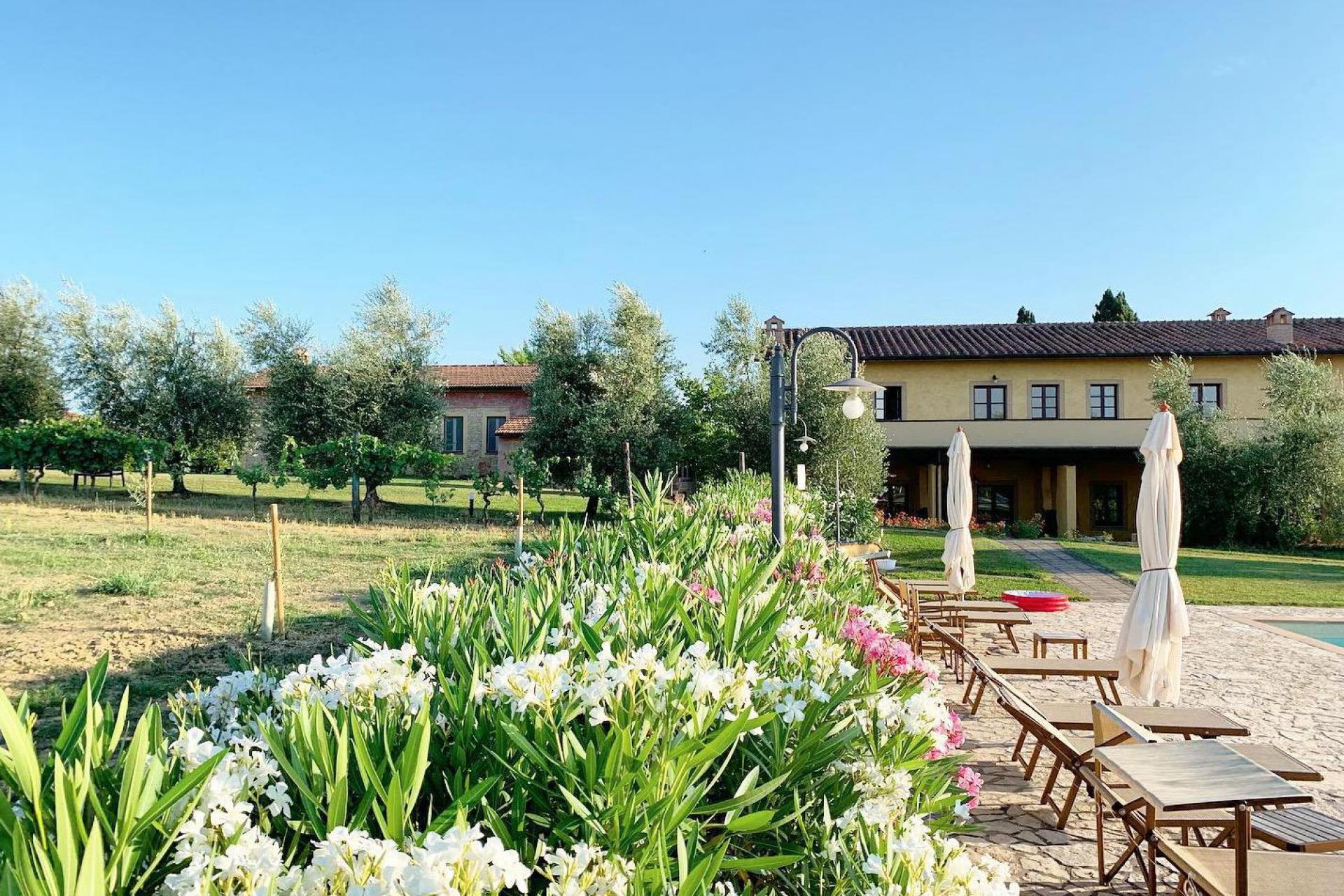 Rustige agriturismo tussen de wijngaarden in Toscane