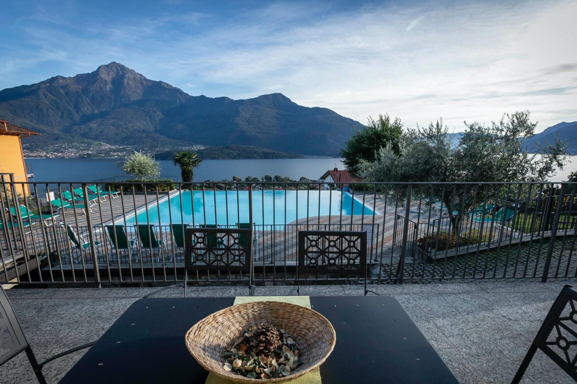 2. Mooi gelegen residence aan het Comomeer