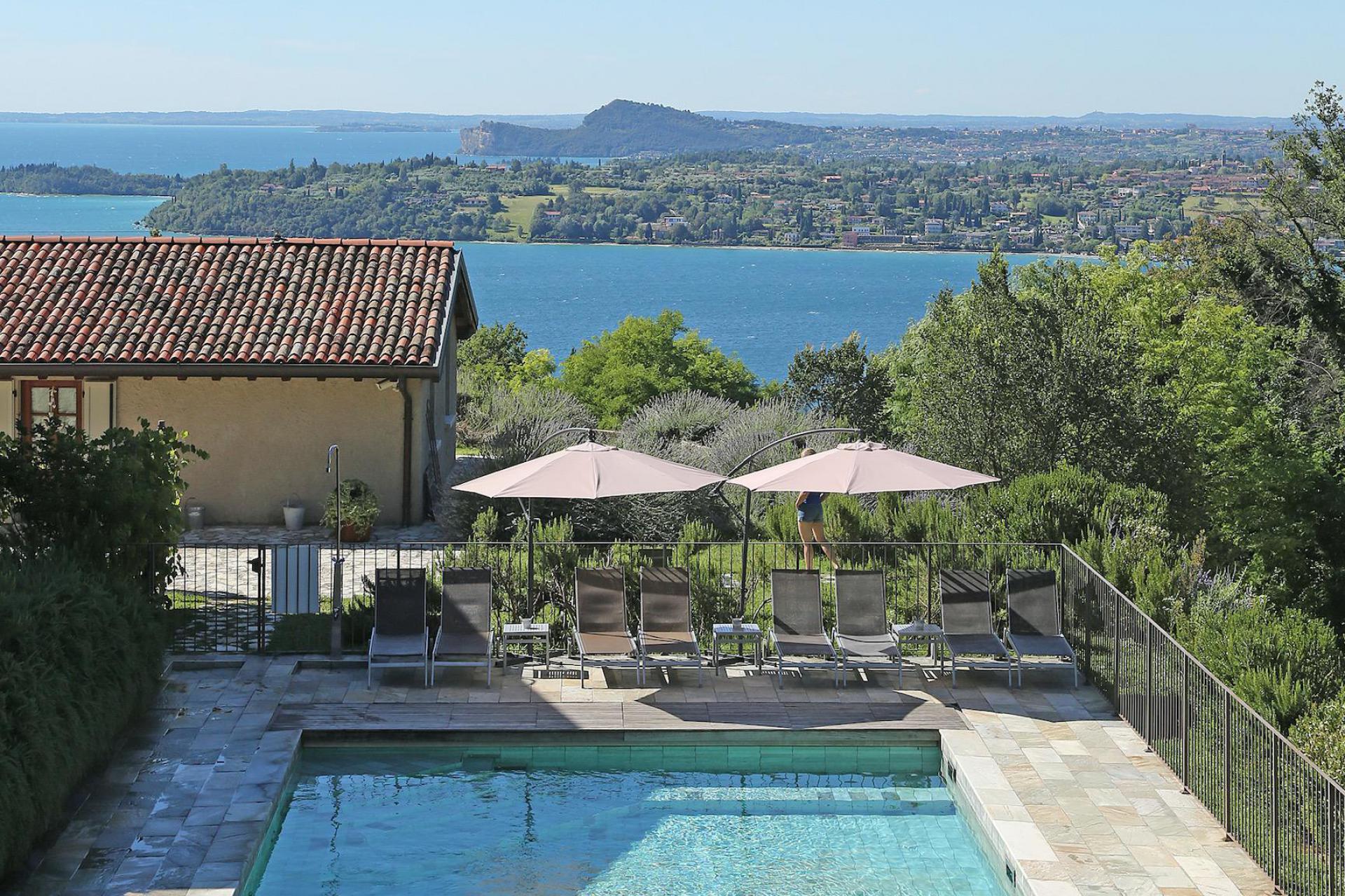 Agriturismo Gardameer met uitzicht en sfeervol interieur