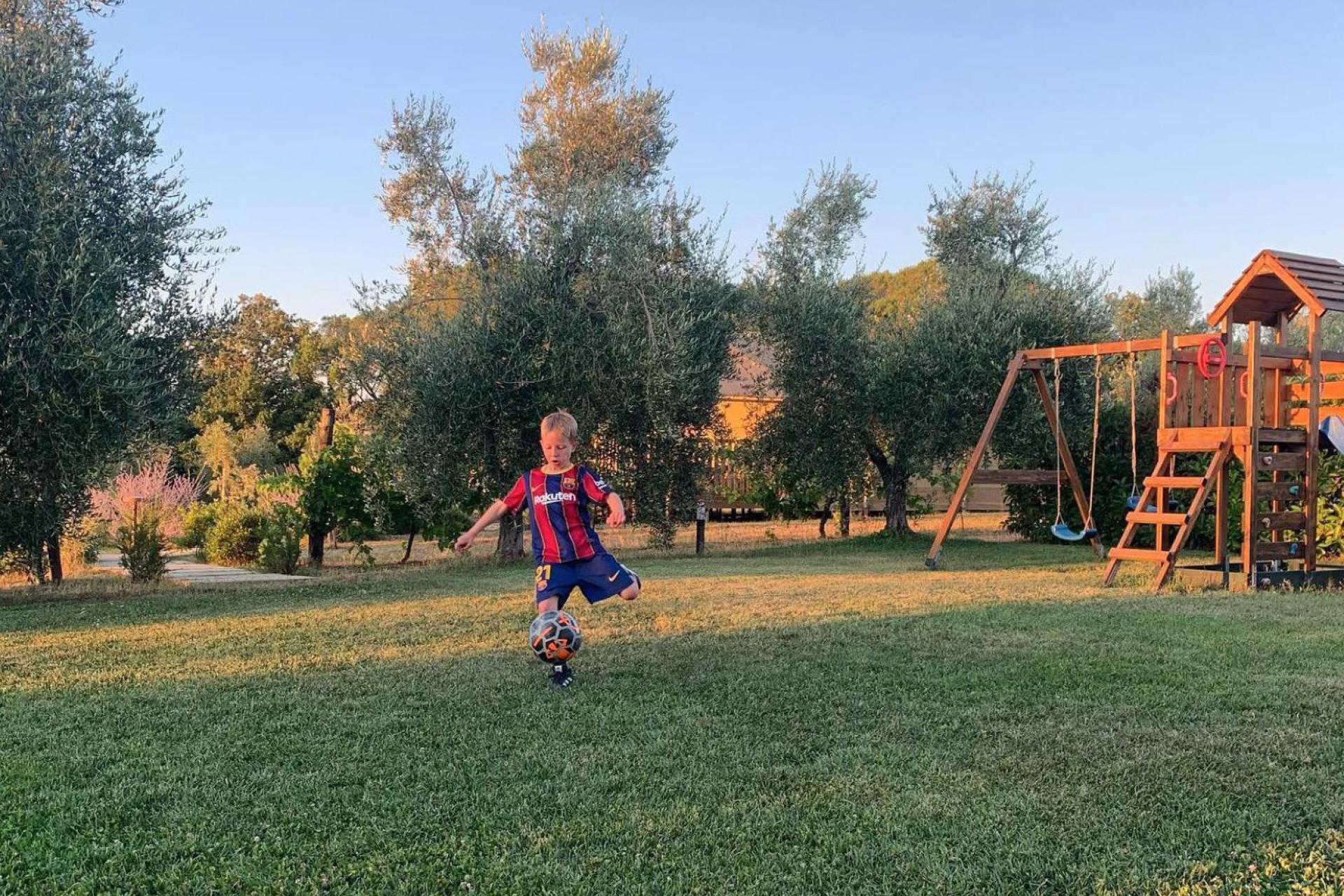 Rustige agriturismo tussen de wijngaarden in Toscane