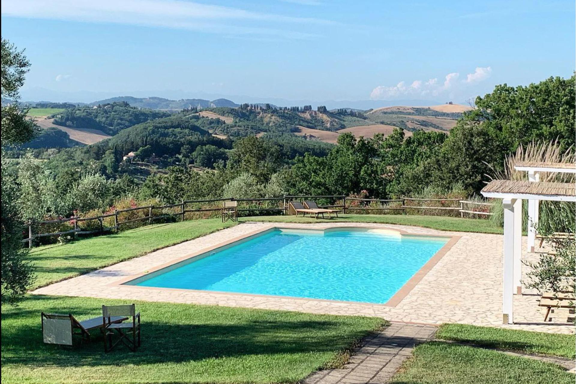 Rustige agriturismo tussen de wijngaarden in Toscane