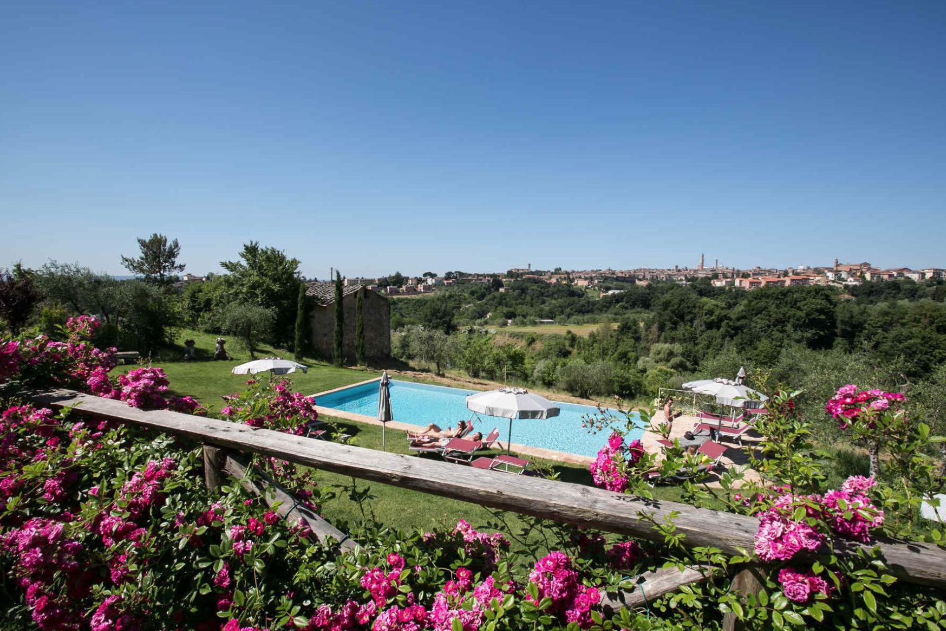 Stijlvolle agriturismo Siena met uitzicht op de stad