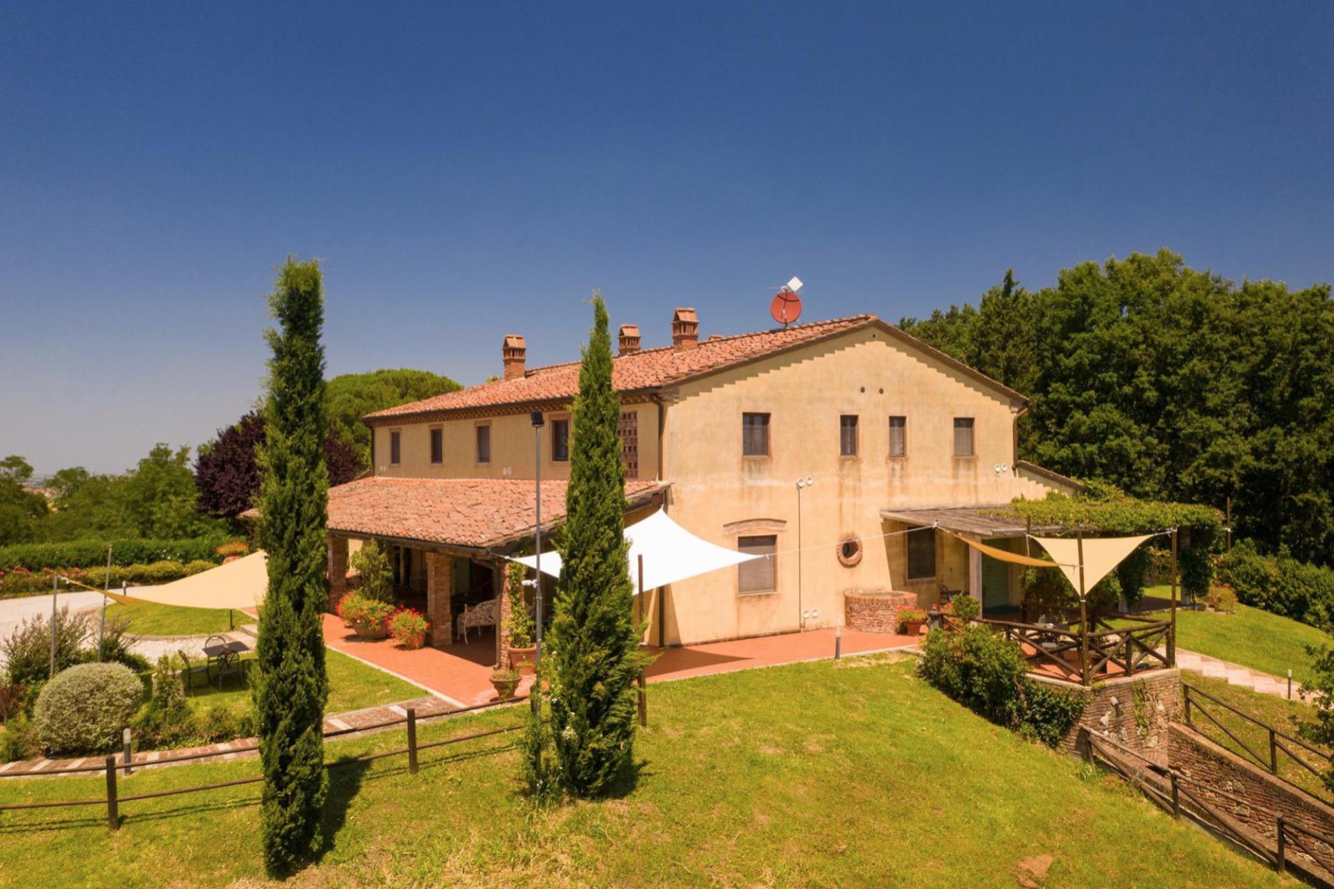 Strategisch gelegen agriturismo in Toscane