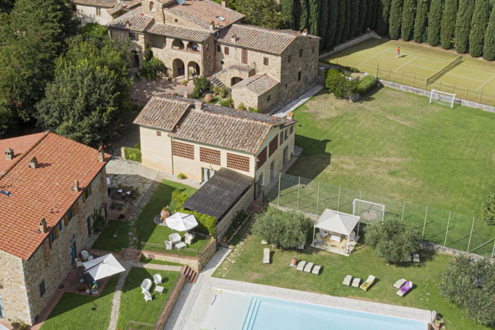 Agriturismo op een wijngaard met veel sportfaciliteiten in Toscane