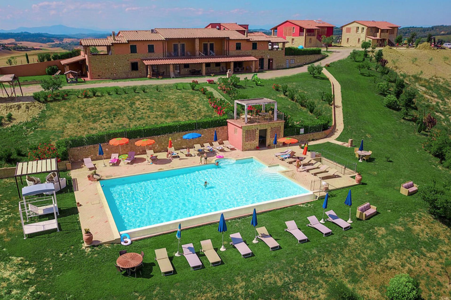 Gezellige agriturismo met panoramisch zwembad in Toscane
