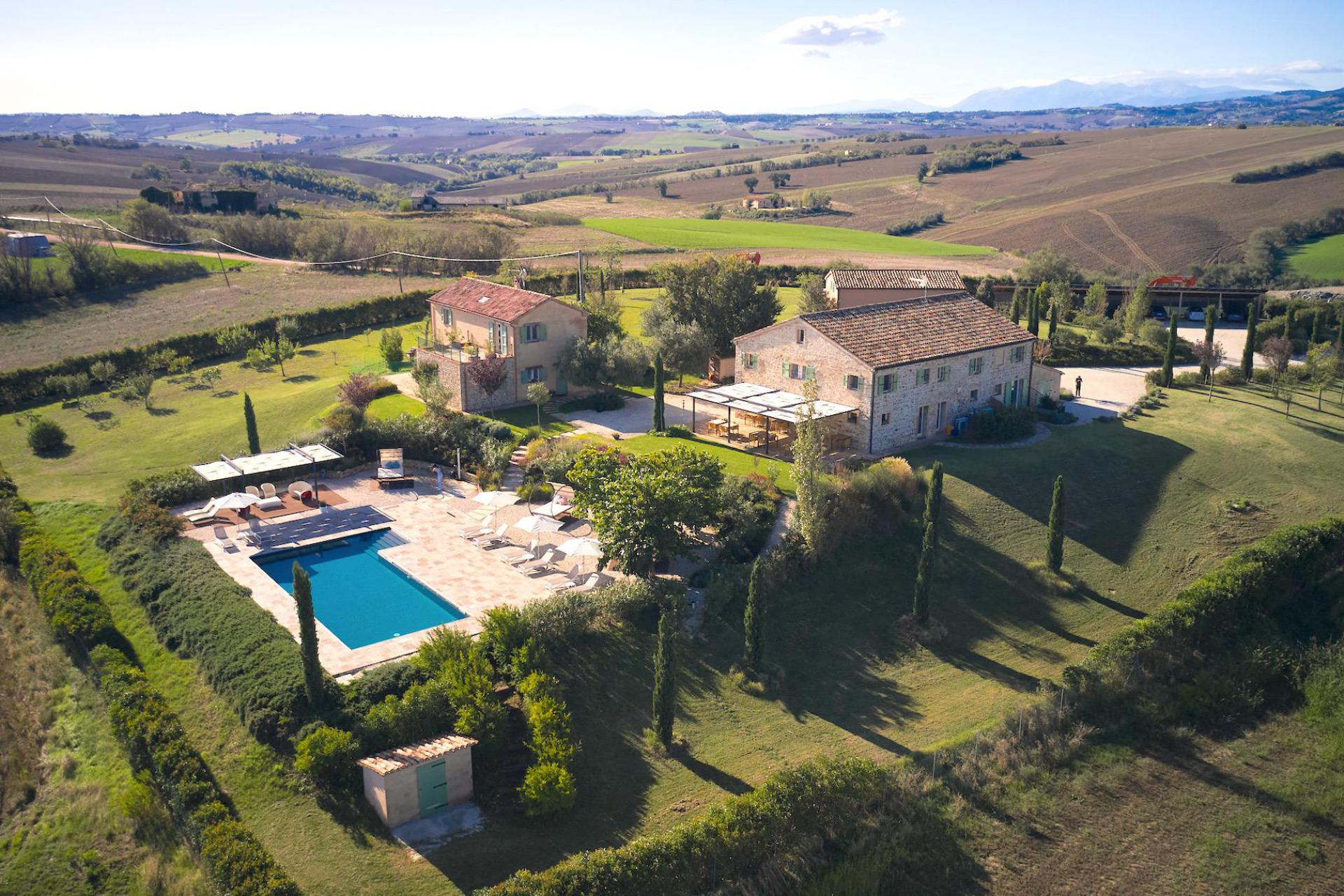 Country house met panoramische ligging in Le Marche