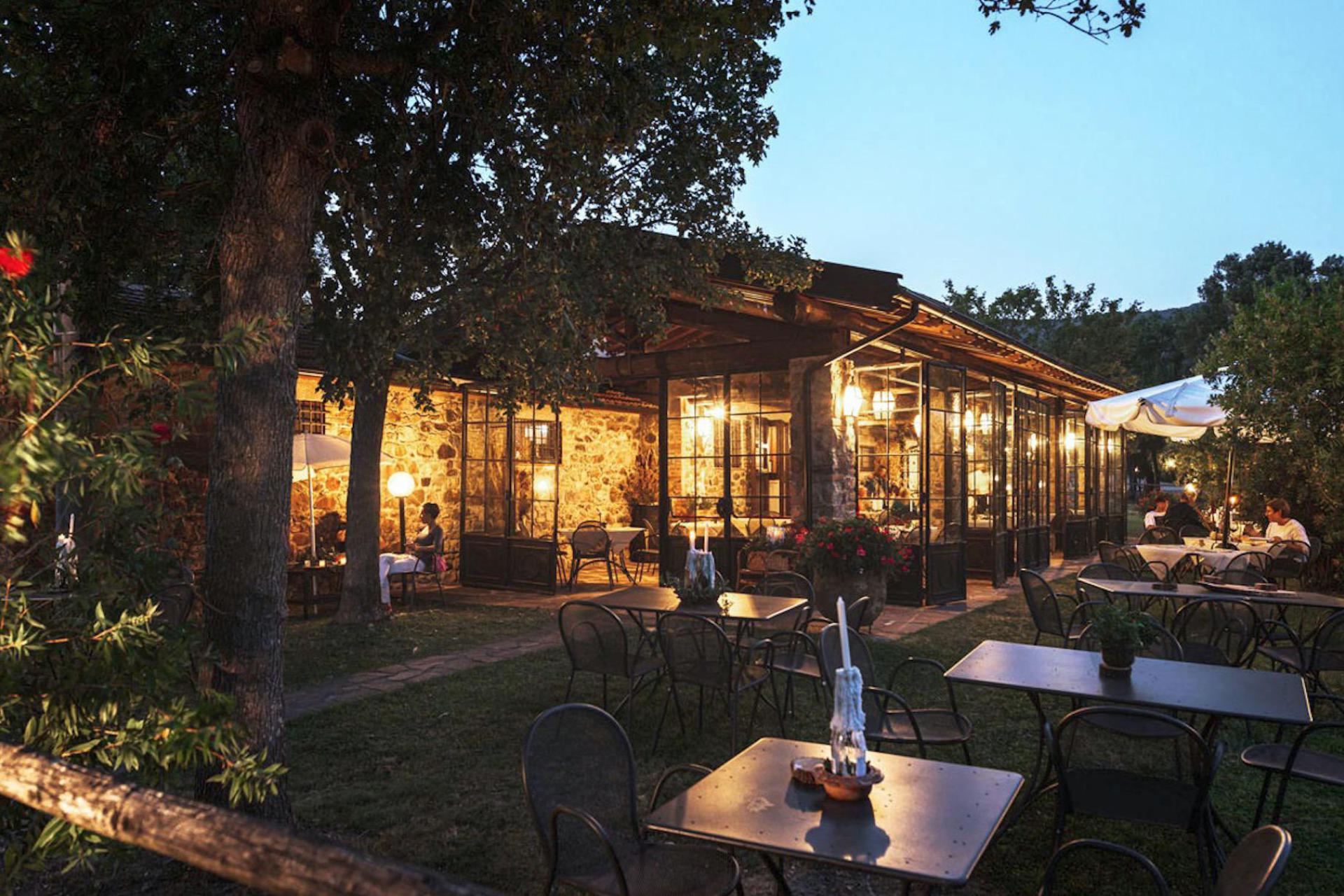 Agriturismo Toscane met restaurant, bike park en 5 zwembaden