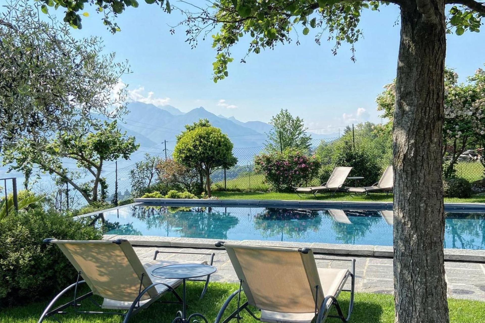 Agriturismo Comomeer, luxe kamers, zwembad en meerzicht