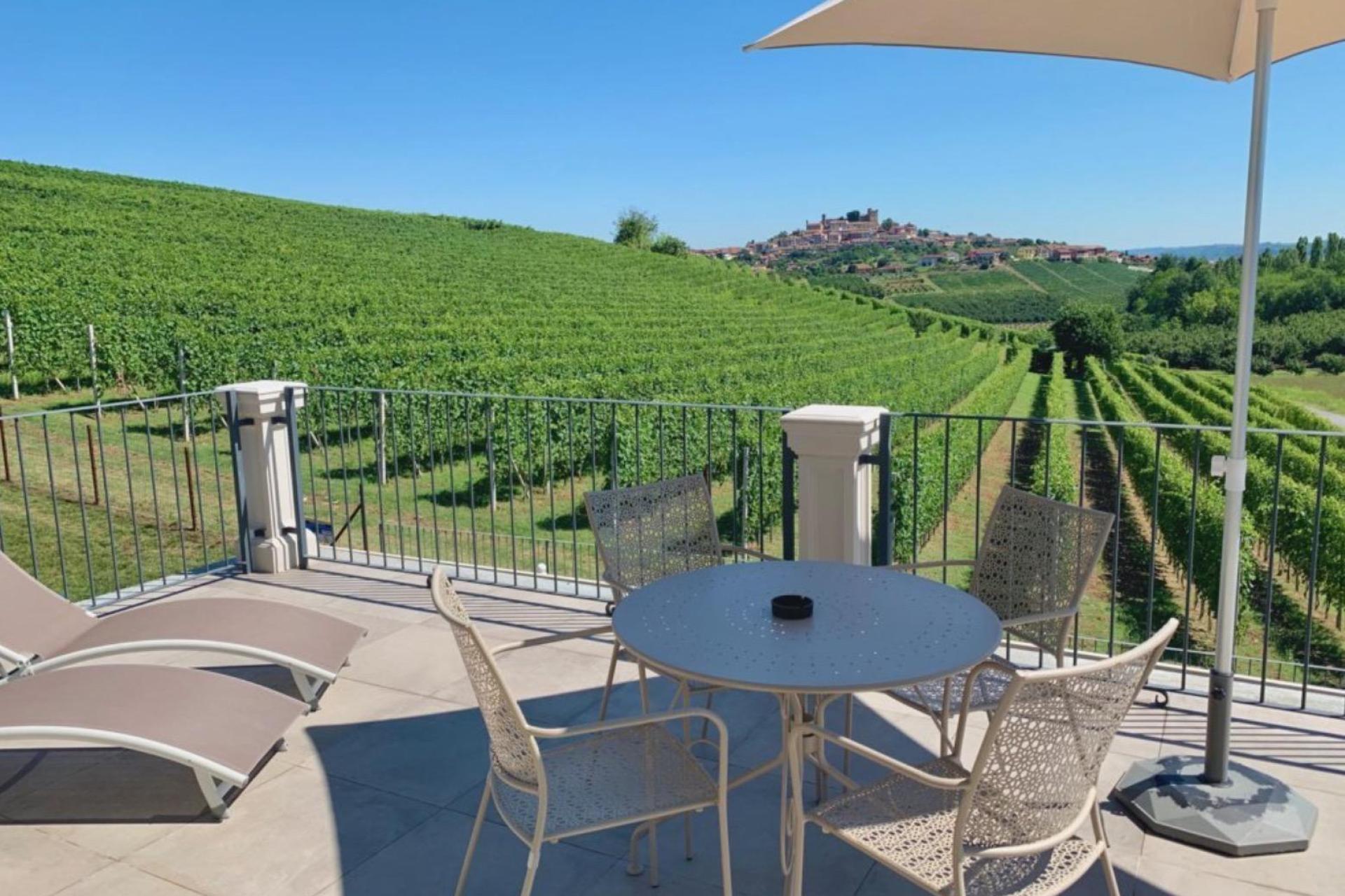 Bijzondere wijnboerderij in het Barolo-gebied