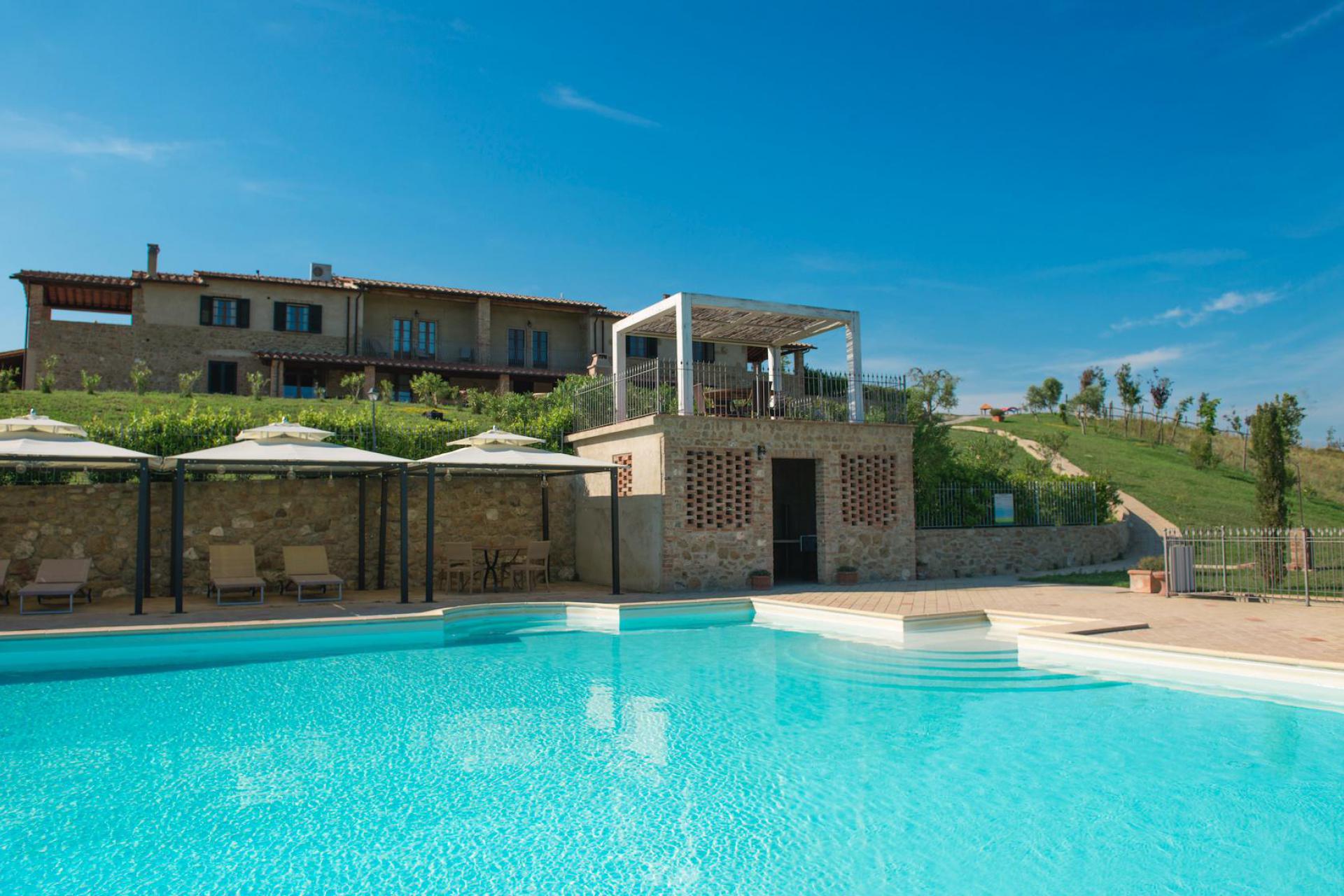 Gezellige agriturismo met panoramisch zwembad in Toscane