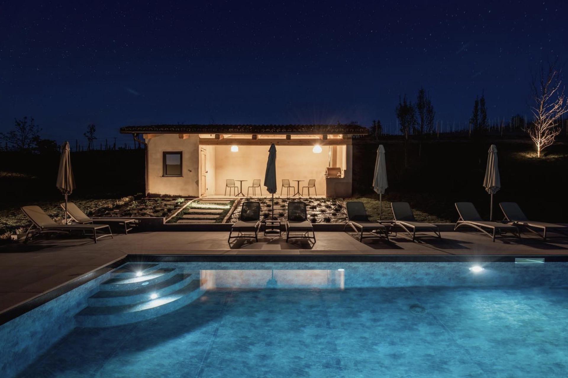 Stijlvolle agriturismo met zwembad en wellness in de Langhe
