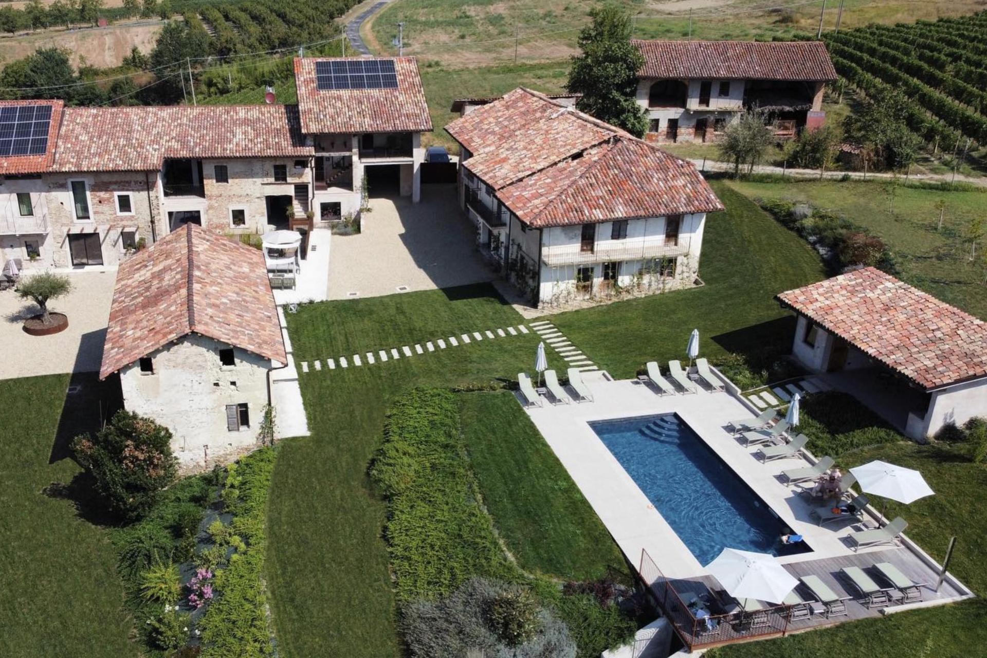 Stijlvolle agriturismo met zwembad en wellness in de Langhe
