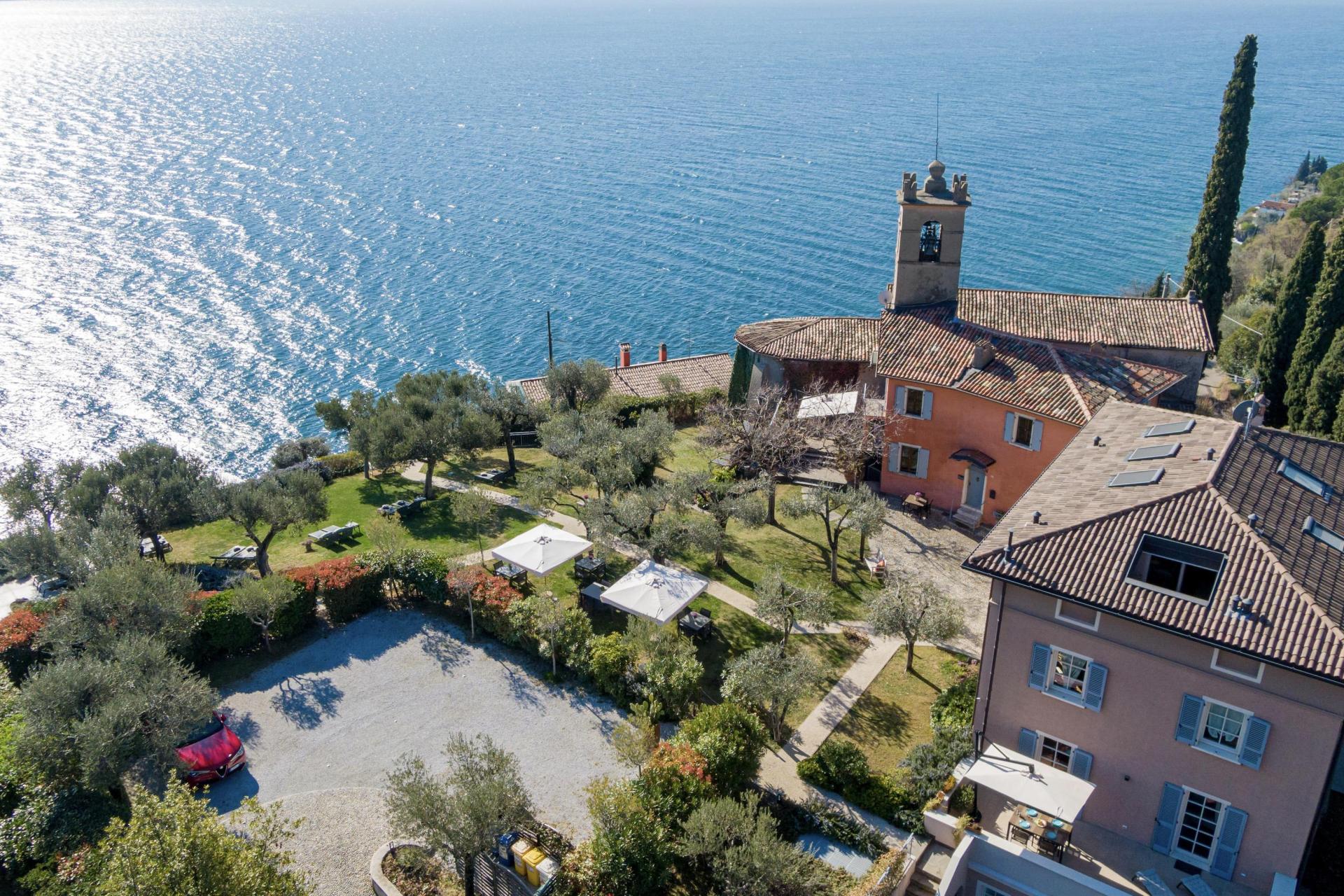 Agriturismo Gardameer, uitzicht op het meer en golfbaan