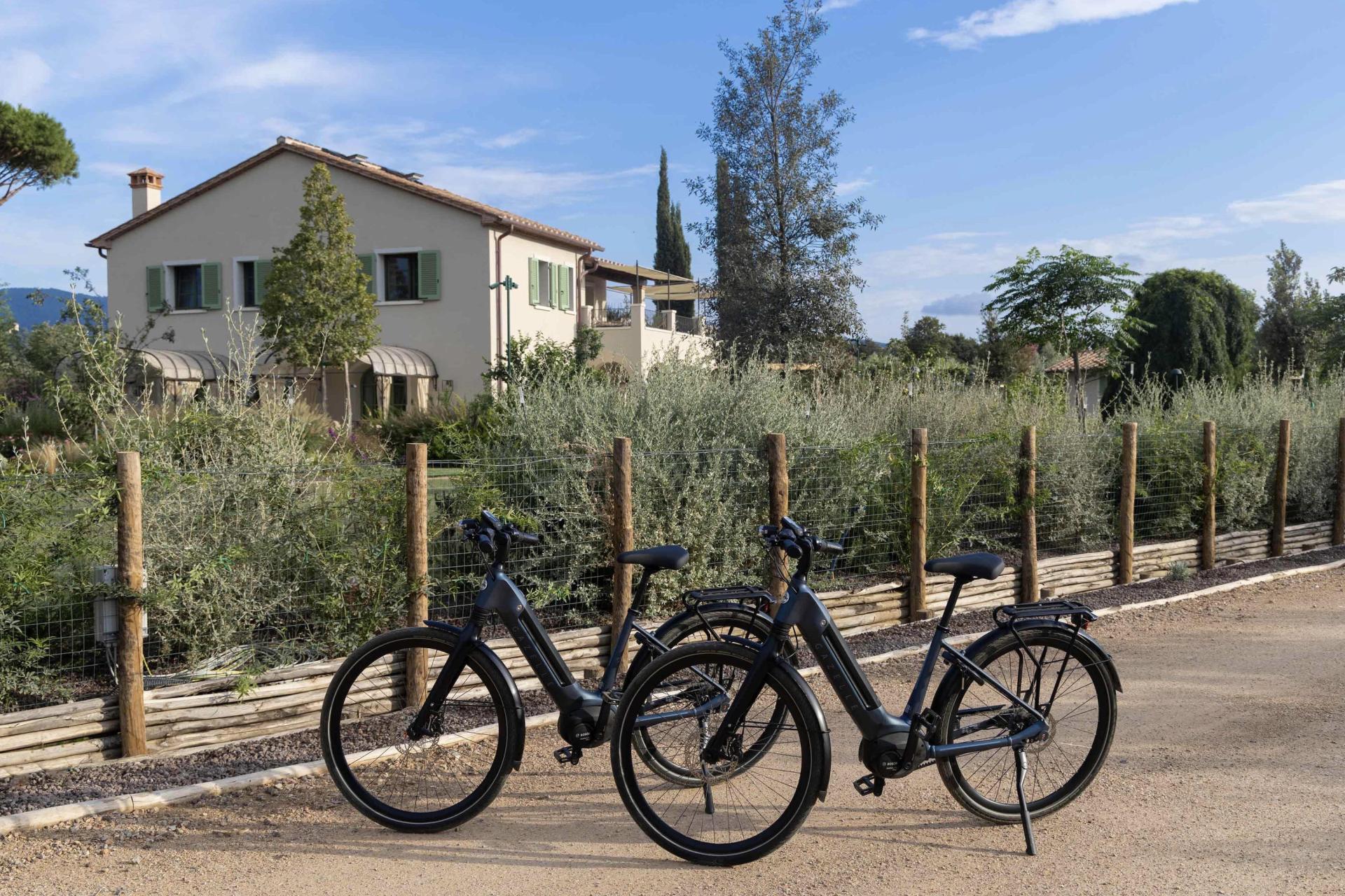 Kleinschalig boutique resort vlakbij zee en Bolgheri
