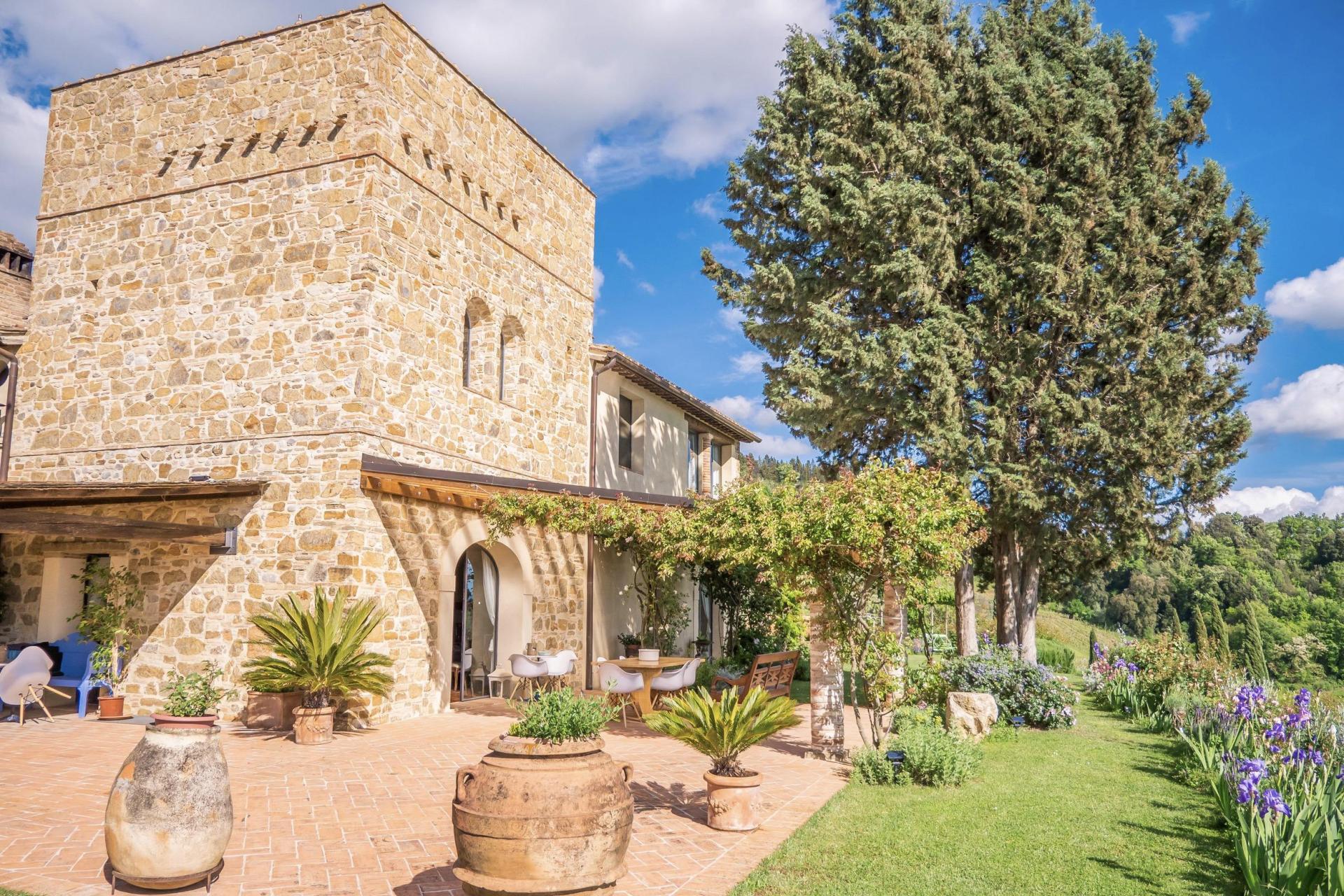 Agriturismo Toscane in olijfgaard met prachtig uitzicht