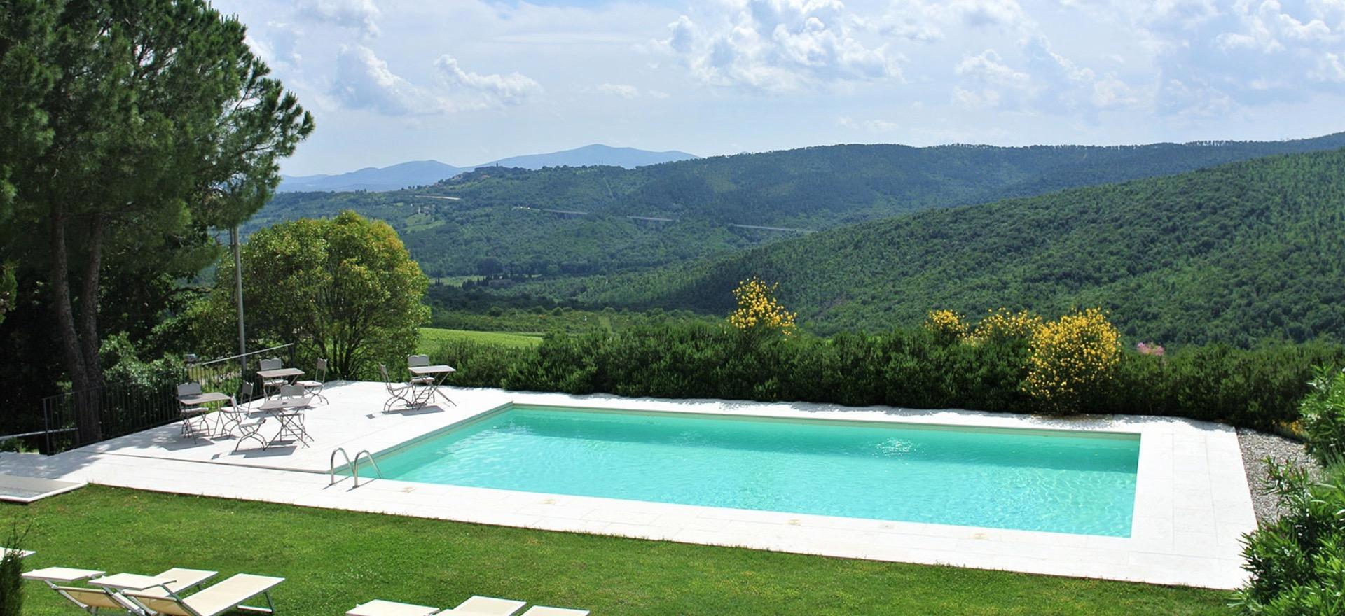 Agriturismo Toscane Agriturismo zuidelijk van Siena tussen de wijngaarden