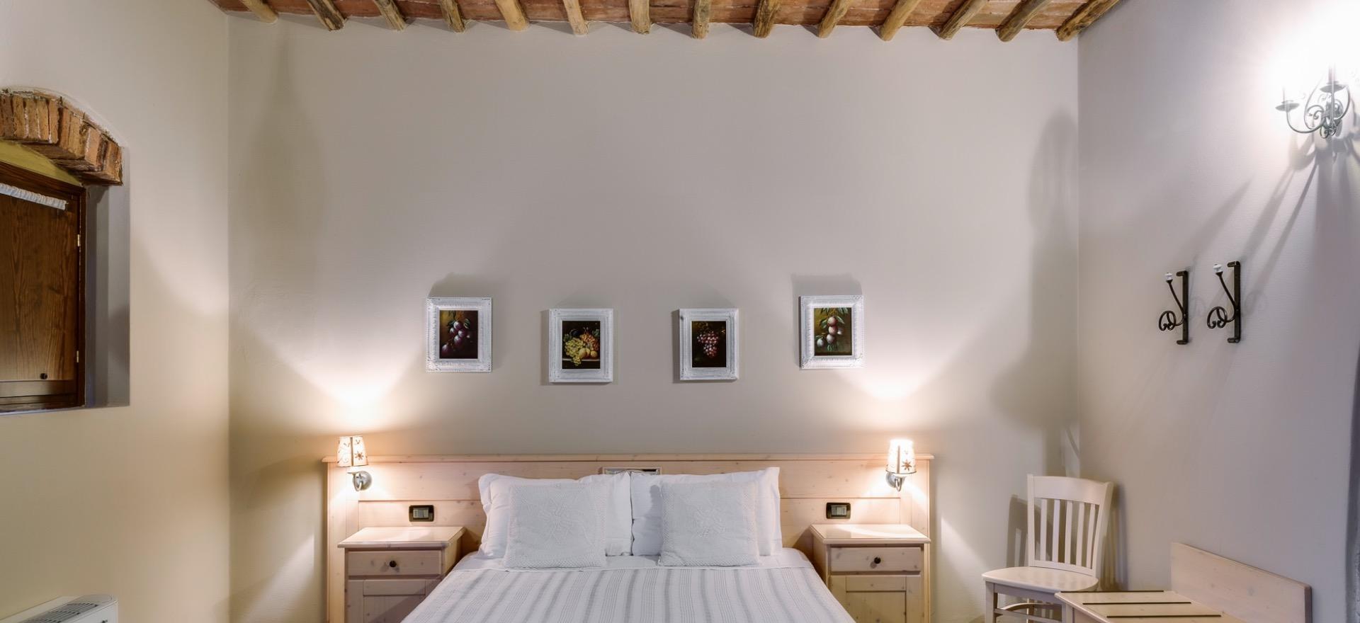 Agriturismo Toscane Agriturismo zuidelijk van Siena tussen de wijngaarden