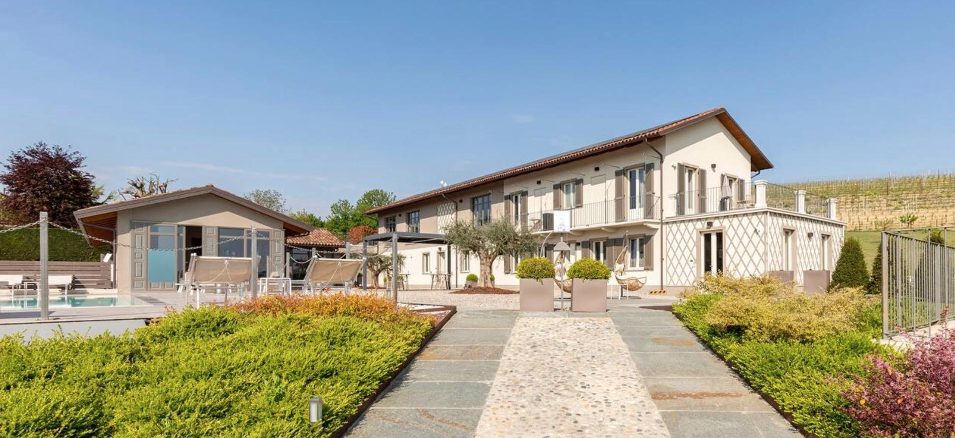 Agriturismo Piemonte Appartementen in Piemonte met zwembad