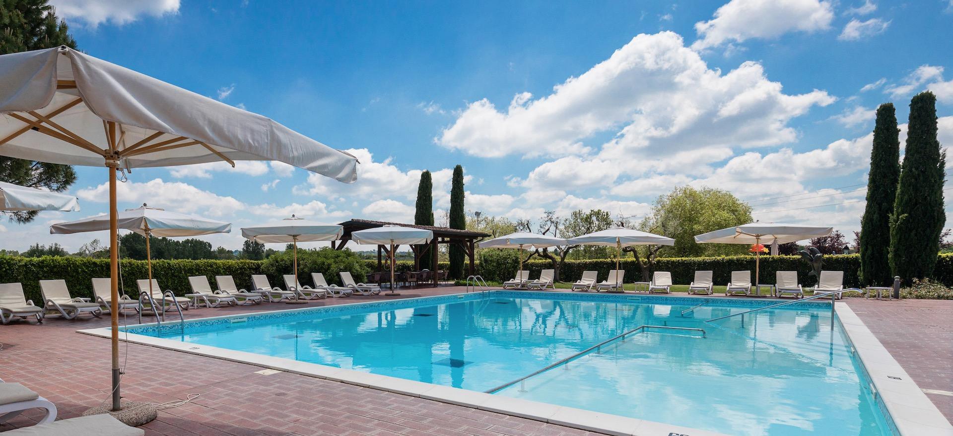 Agriturismo Comomeer en Gardameer Familievriendelijke agriturismo Gardameer – omringd door wijngaarden