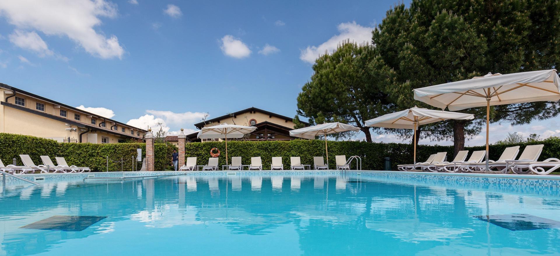 Agriturismo Comomeer en Gardameer Familievriendelijke agriturismo Gardameer – omringd door wijngaarden