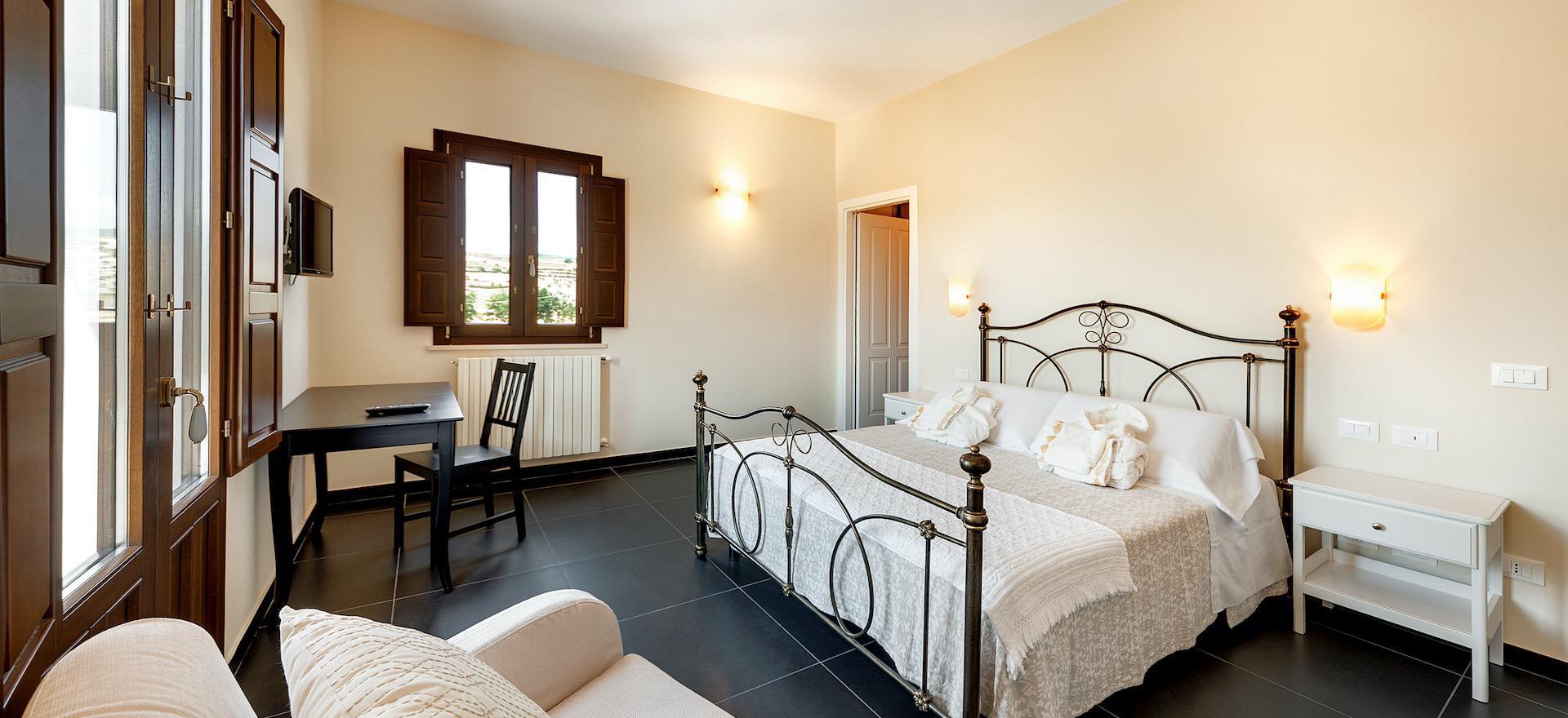 Agriturismo Sicilie Familievriendelijke agriturismo op Sicilië met groot zwembad