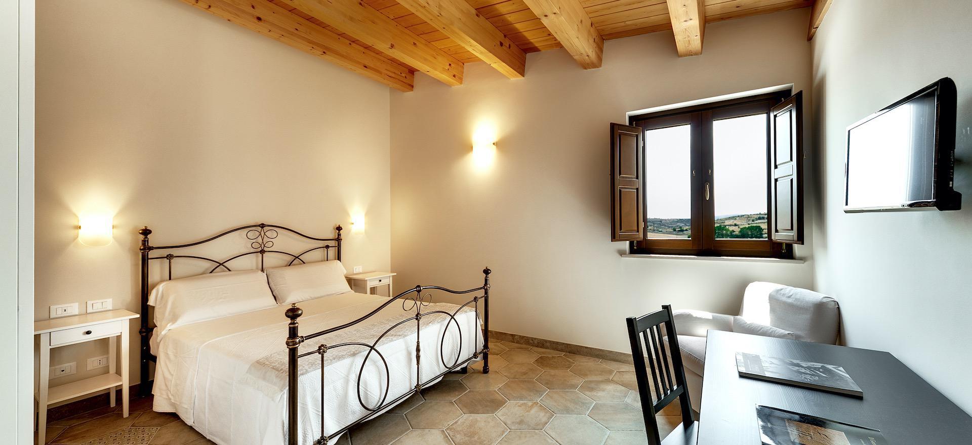 Agriturismo Sicilie Familievriendelijke agriturismo op Sicilië met groot zwembad