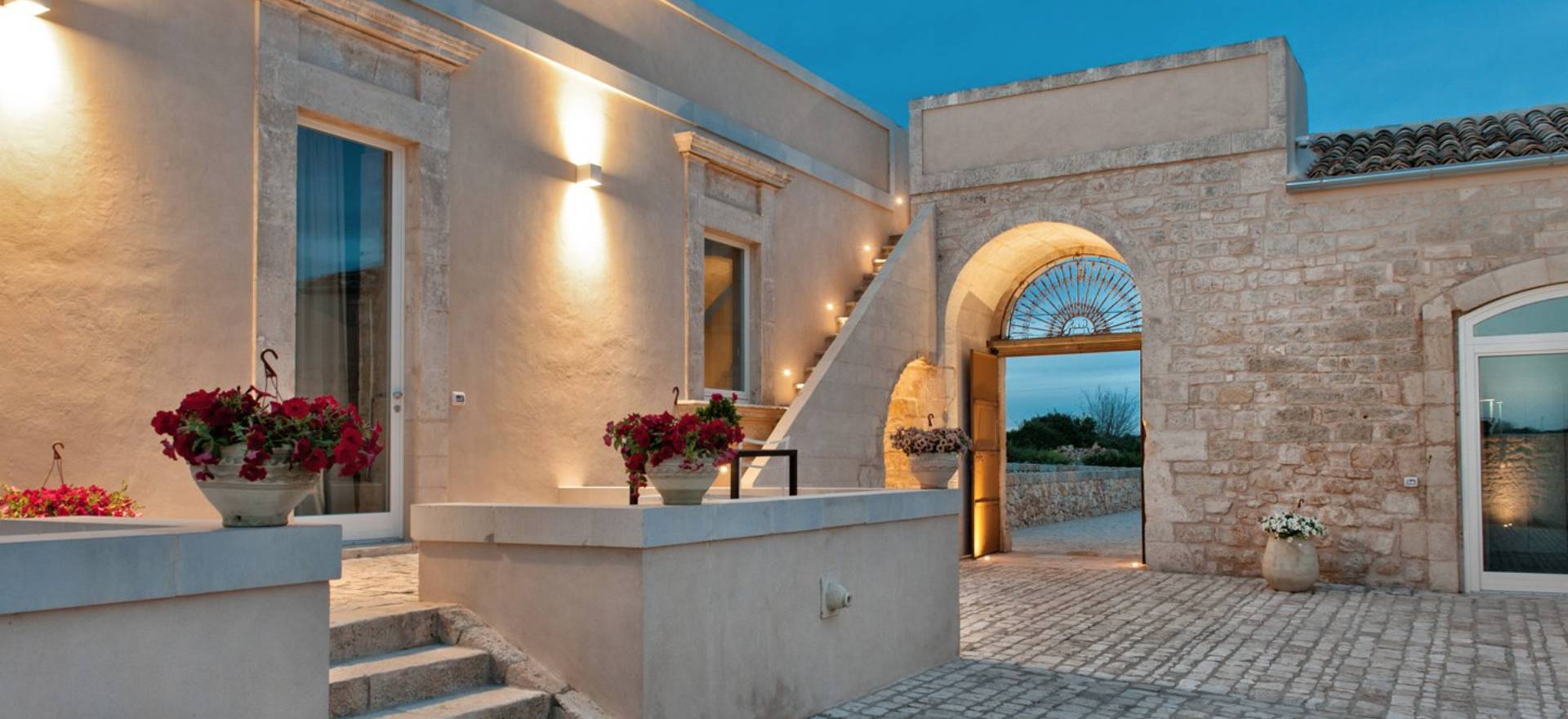 Agriturismo Sicilie Gerenoveerde agriturismo met goede Siciliaanse keuken