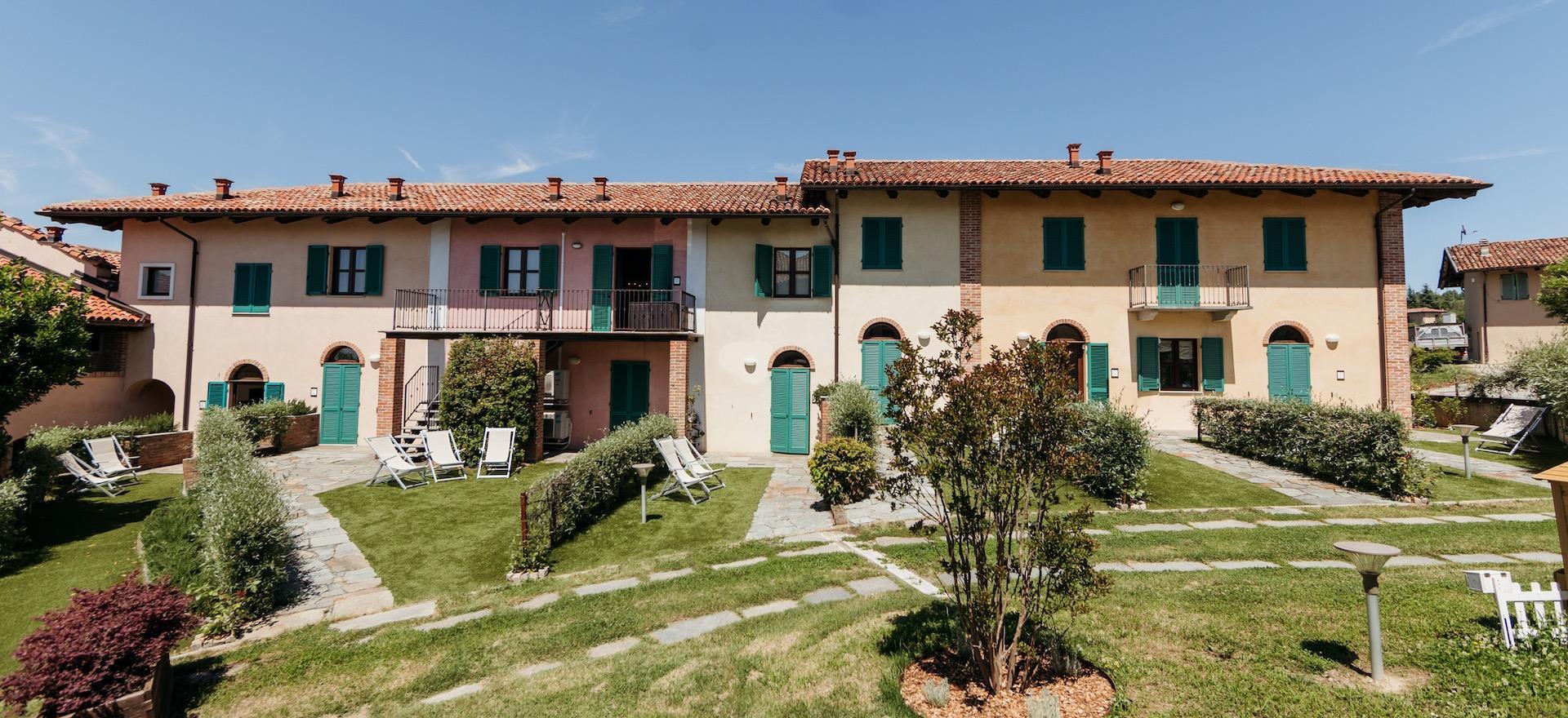 Agriturismo Piemonte Wijnboerderij in Piemonte met zwembad en restaurant