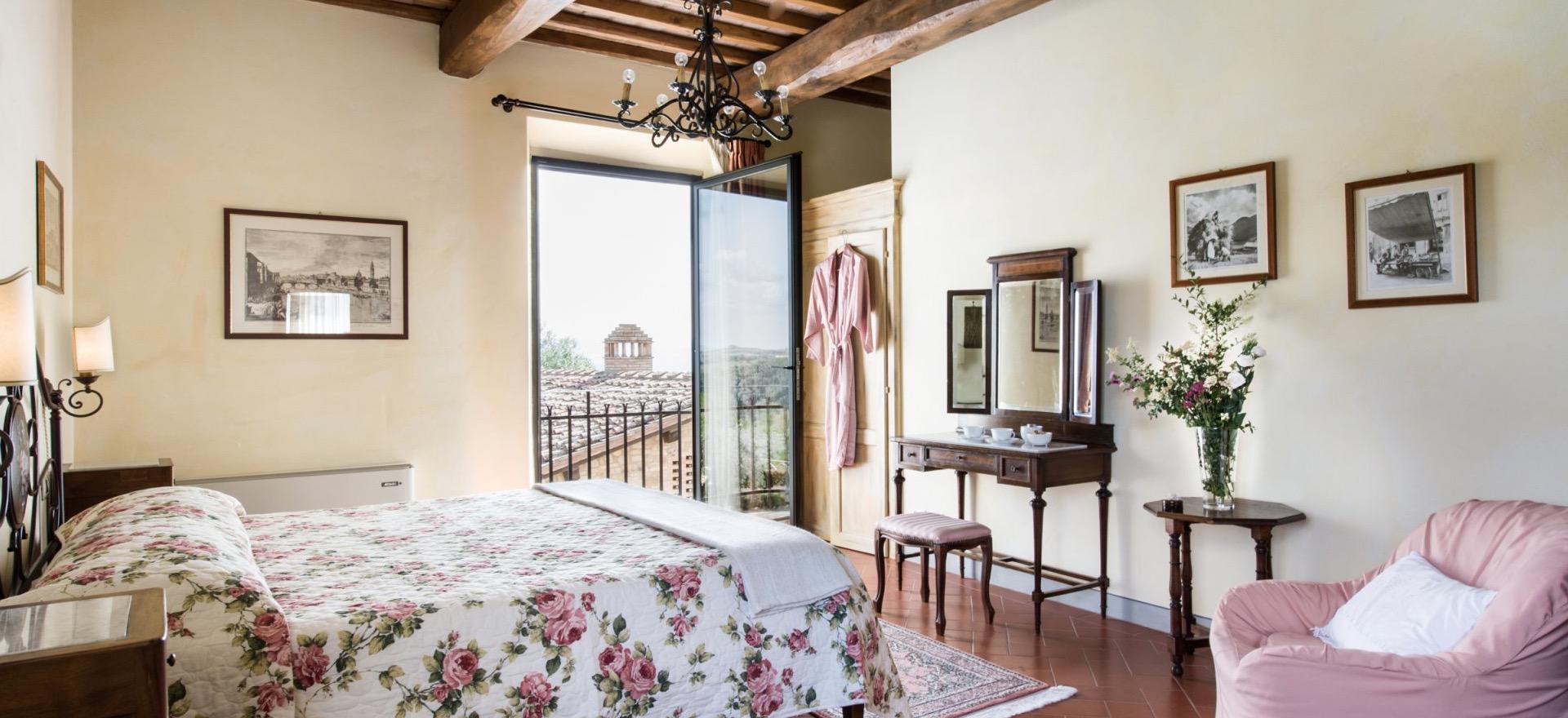 Agriturismo Toscane Wijnboerderij met zwembad en tennisbaan in Toscane